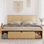Letto a Piattaforma King Size in Rattan Naturale con Armadietti Scorrevole con Ante a Fienile e Testiera con Luci LED, Letto in Legno in Stile Bohémien, Nessuna Rete a Molle Necessaria