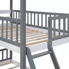Letto a castello doppio con tetto, finestra e scaletta -